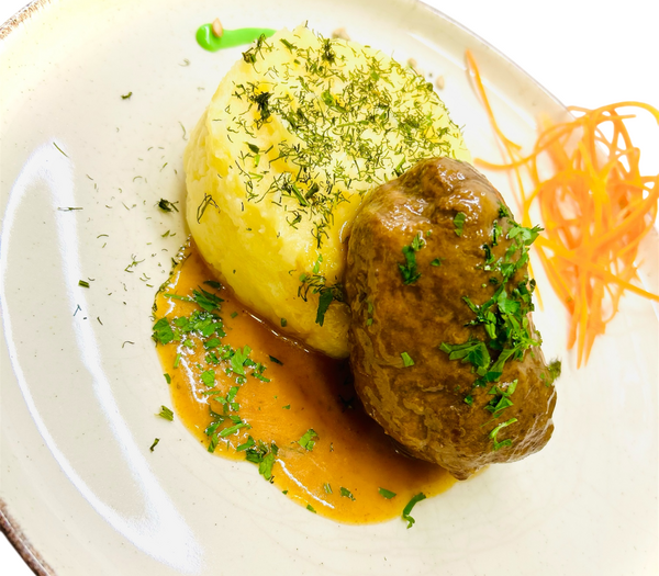 Zraz wołowy z dodatkami (180g)